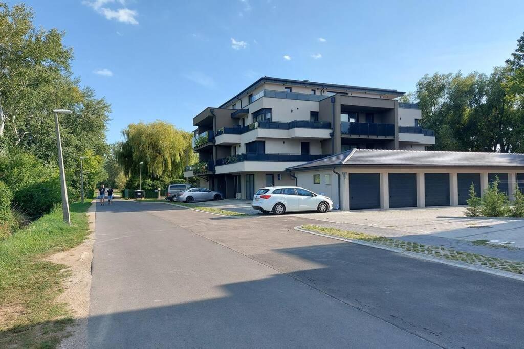 Petit Paul Apartman Keszthely Ngoại thất bức ảnh