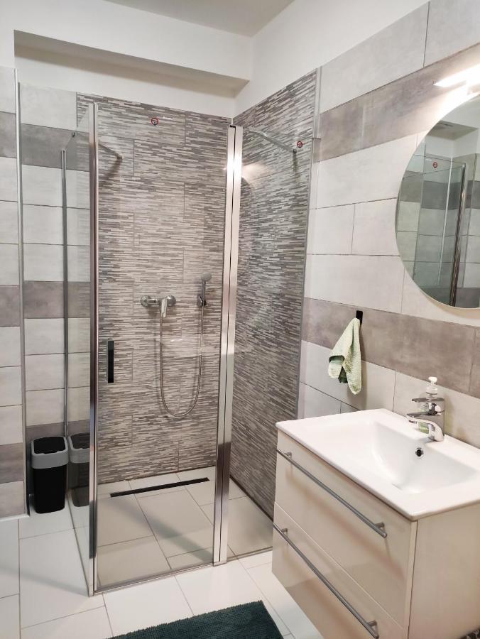Petit Paul Apartman Keszthely Ngoại thất bức ảnh